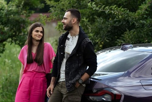 Theo Rose dezvaluiri despre filmarile serialului Clanul