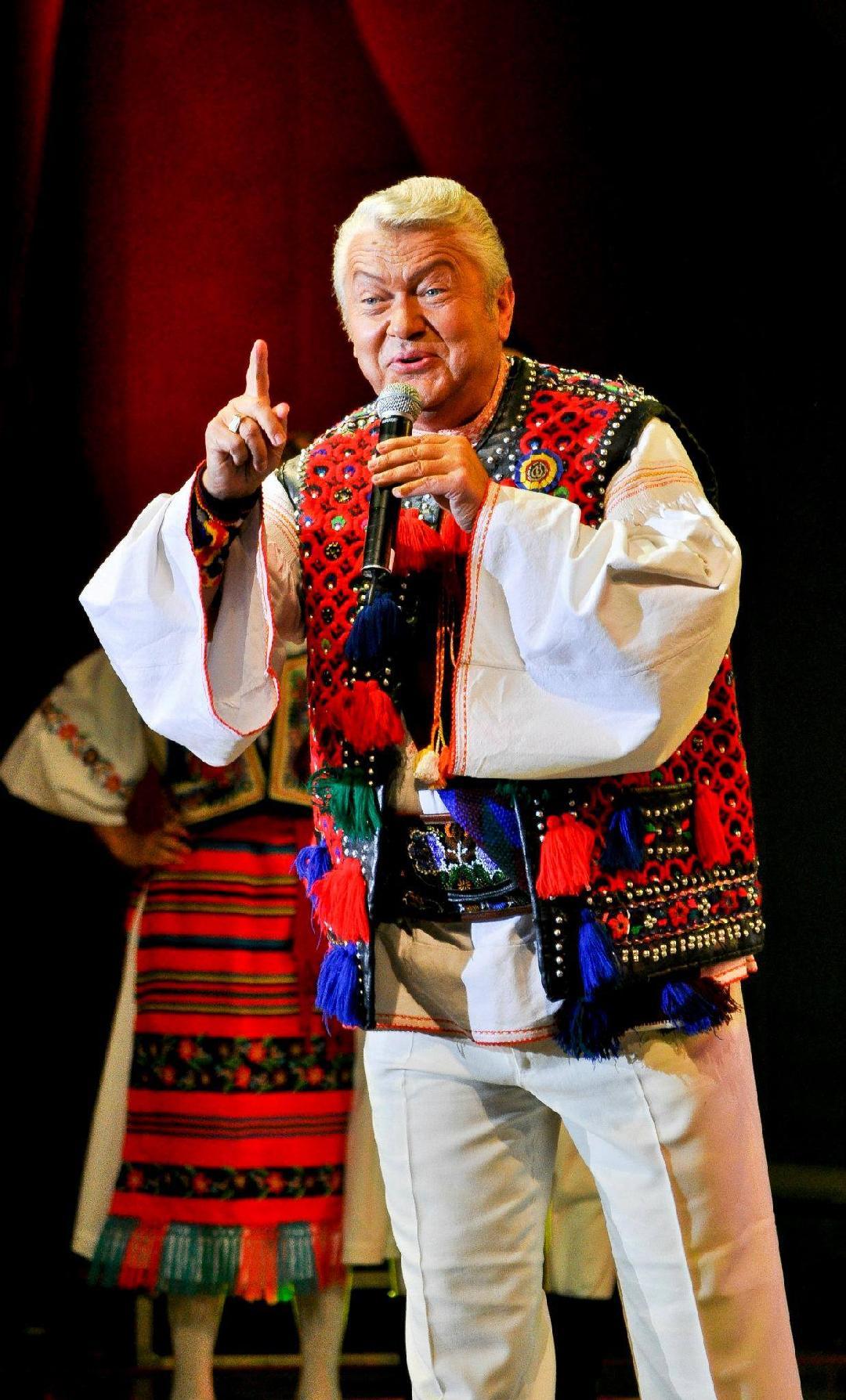 Gheorghe Turda canta la nunti si pentru mirese de peste 50 de ani