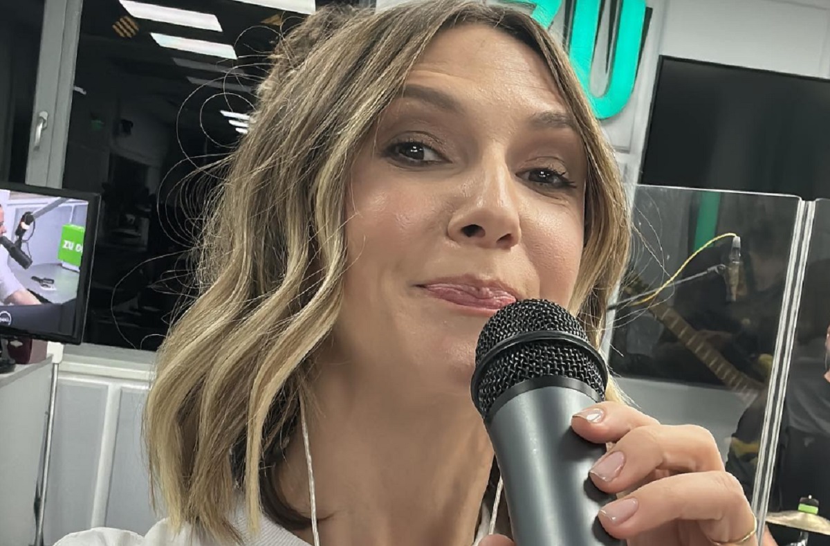 Adela Popescu a revenit în muzică