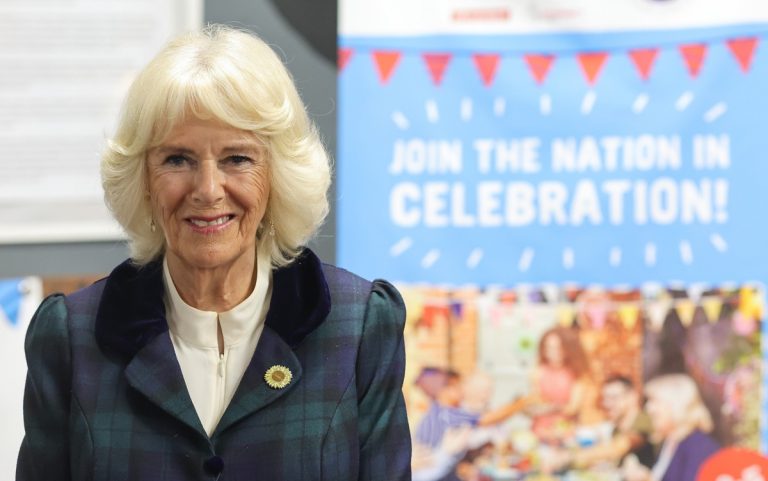 Cine sunt și cum arată nepoții reginei Camilla. Sunt văzuți rar în public, imagini de colecție