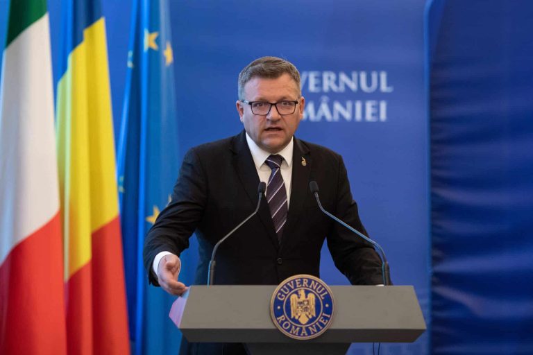 Cu cât se mărește salariul minim pe economie, de la 1 ianuarie 2023. Anunțul făcut de ministrul Muncii, Marius Budăi