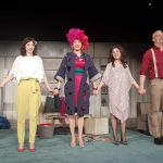 Monica Davidescu speră să găsească sponsori pentru a produce cât mai multe piese de teatru