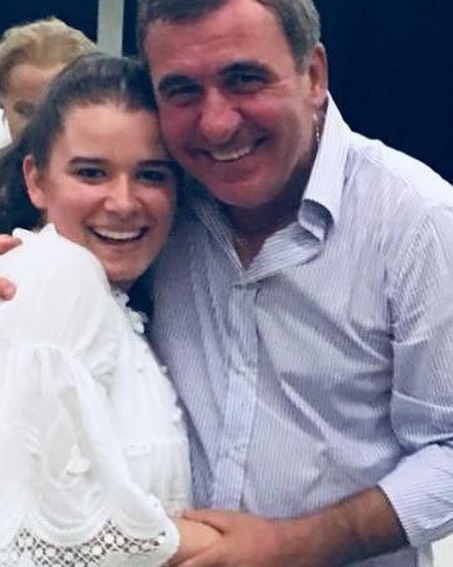 Kira Hagi are toată susținerea familiei în meseria pe care și-a ales-o