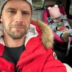 Adrian Nartea este în inferioritate numerică acasă