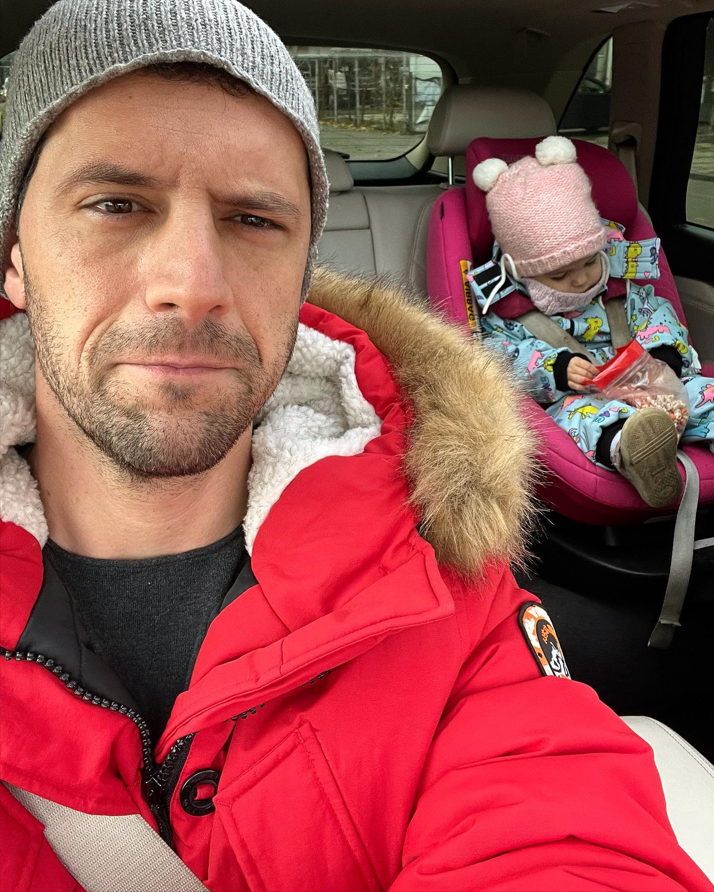 Adrian Nartea este în inferioritate numerică acasă