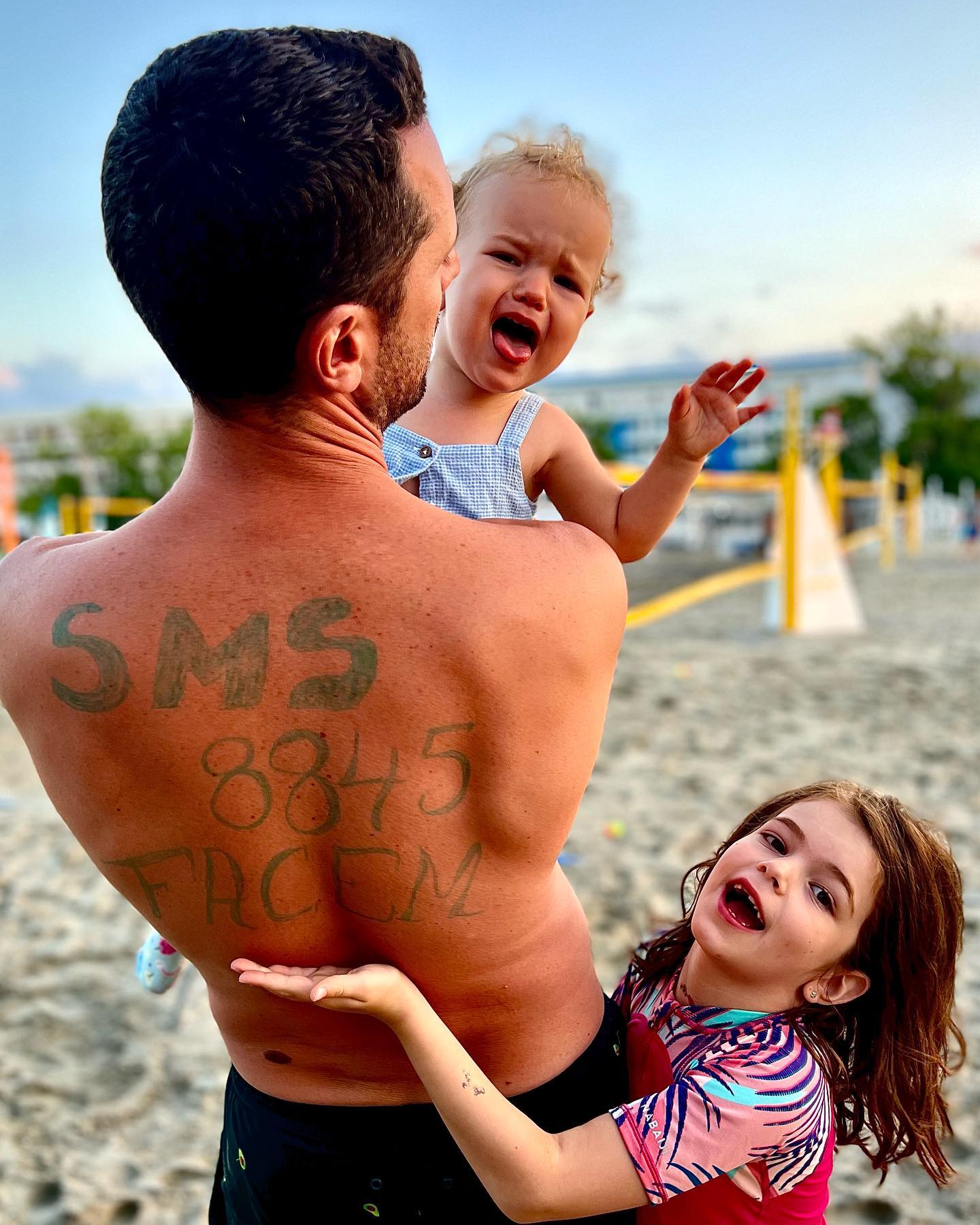 Adrian Nartea este în inferioritate numerică acasă