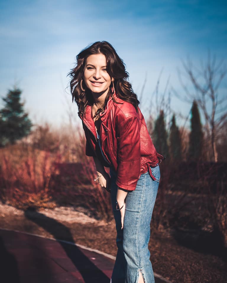 Ana Baniciu a renuntat la pasiunea ei pentru design vestimentar (6)