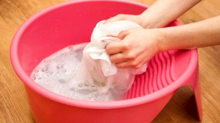 Când nu se spală rufe înainte sau după Bobotează. Zilele în care este interzis să faci treburi casnice