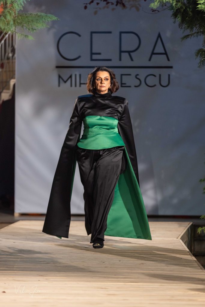 Carmen Tănase, în cadrul unei prezentări de modă