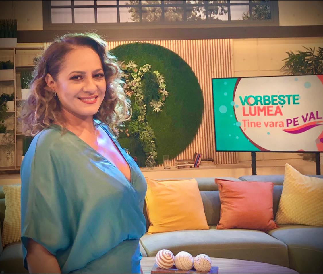 Carmen Trandafir a învățat să se vopsească și să se coafeze singură acasă