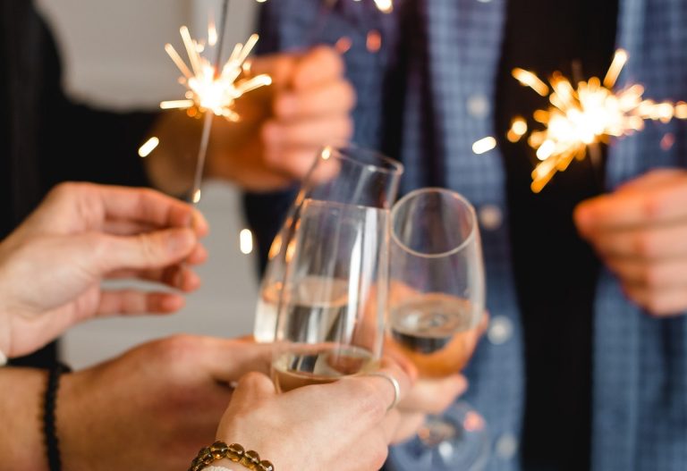 Ce trebuie să porți de Revelion ca să atragi norocul. Doar așa vei avea un an bogat și prosper