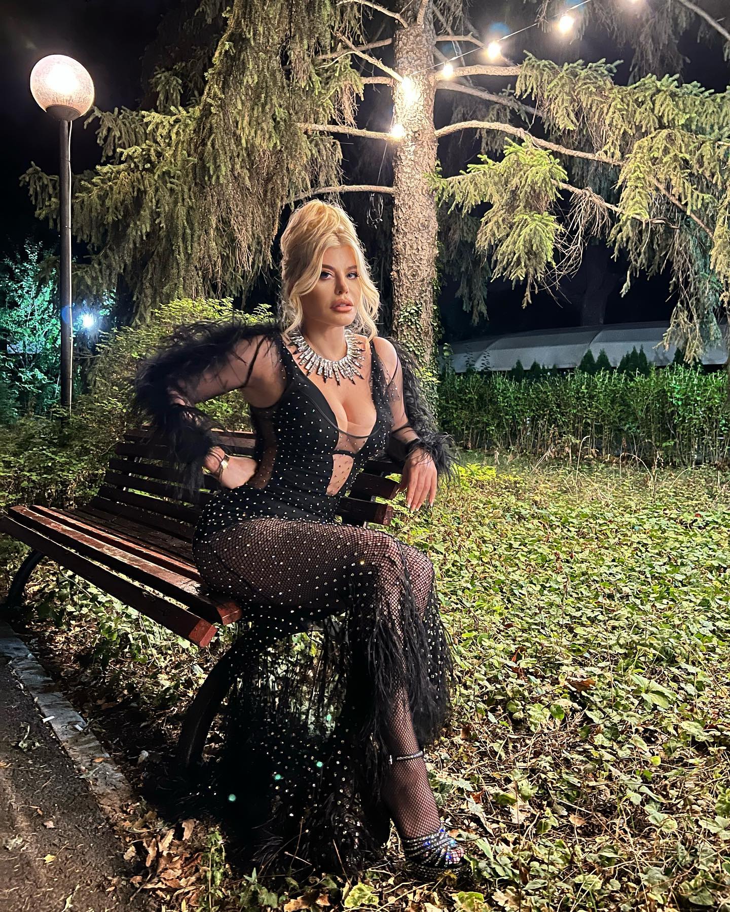 Cum a putut sa apara imbracata Loredana Groza la iUmor