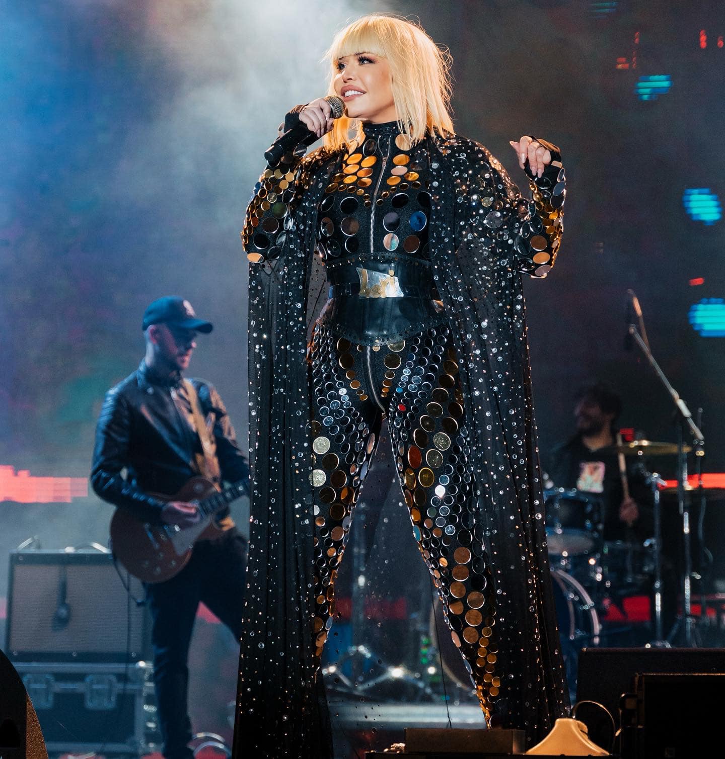 Cum a putut sa apara imbracata Loredana Groza la iUmor