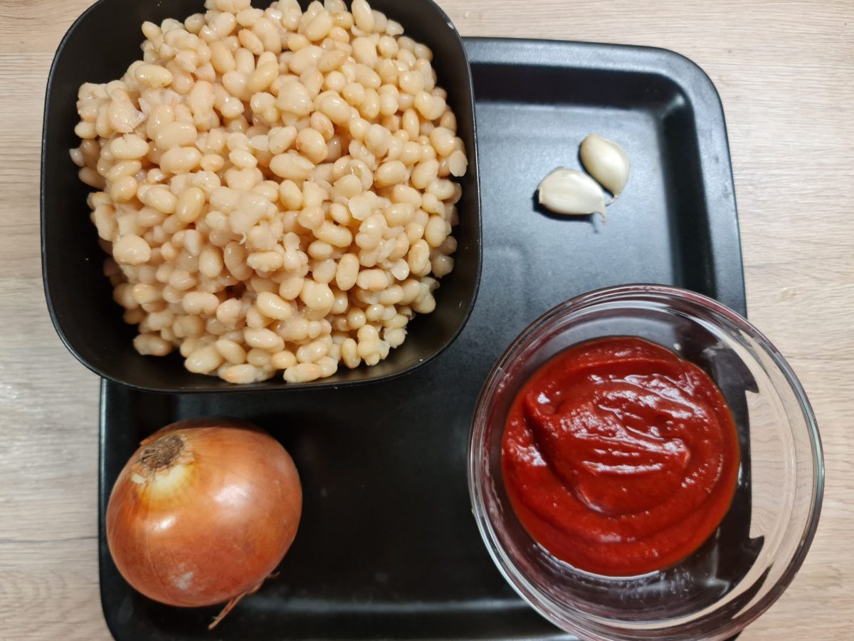 Ingrediente necesare pentru Fasole bătută cu ceapă călită