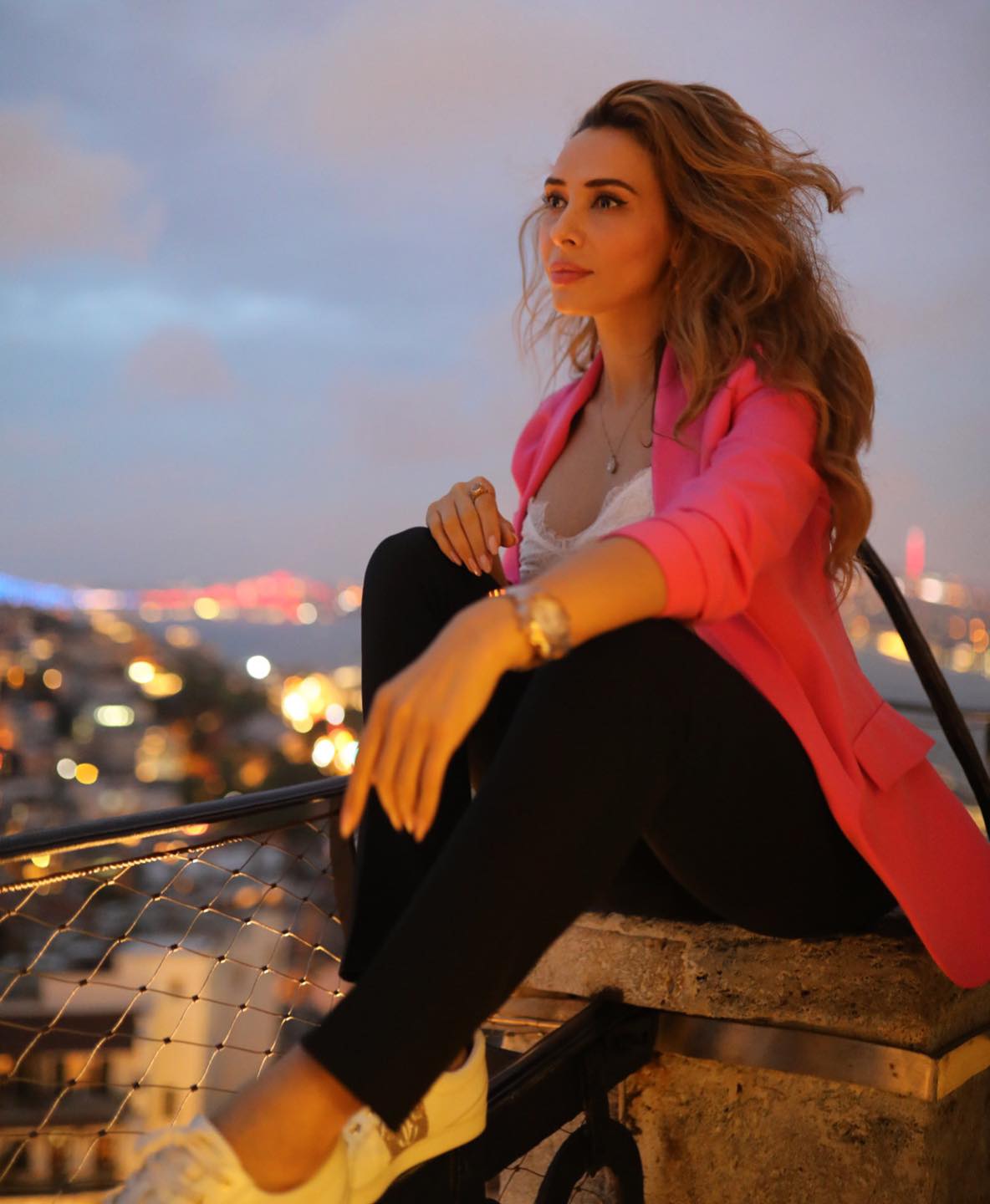 Iulia Vântur, apariție fermecătoare la petrecerea iubitului ei, Salman Khan