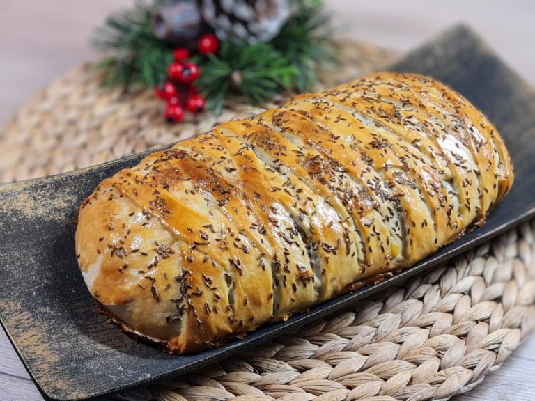 Plăcintă cu carne și ciuperci. Rețetă pentru Sărbători. E delicioasă, nu trebuie să-ți lipsească de pe masă