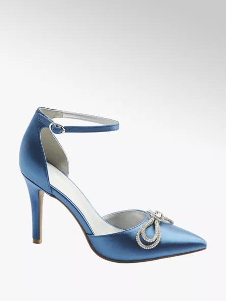 Produsele care sunt la mare cautare in aceasta perioada in magazinele de incaltaminte