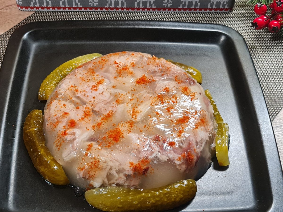 Răcitură sau piftie limpede de porc