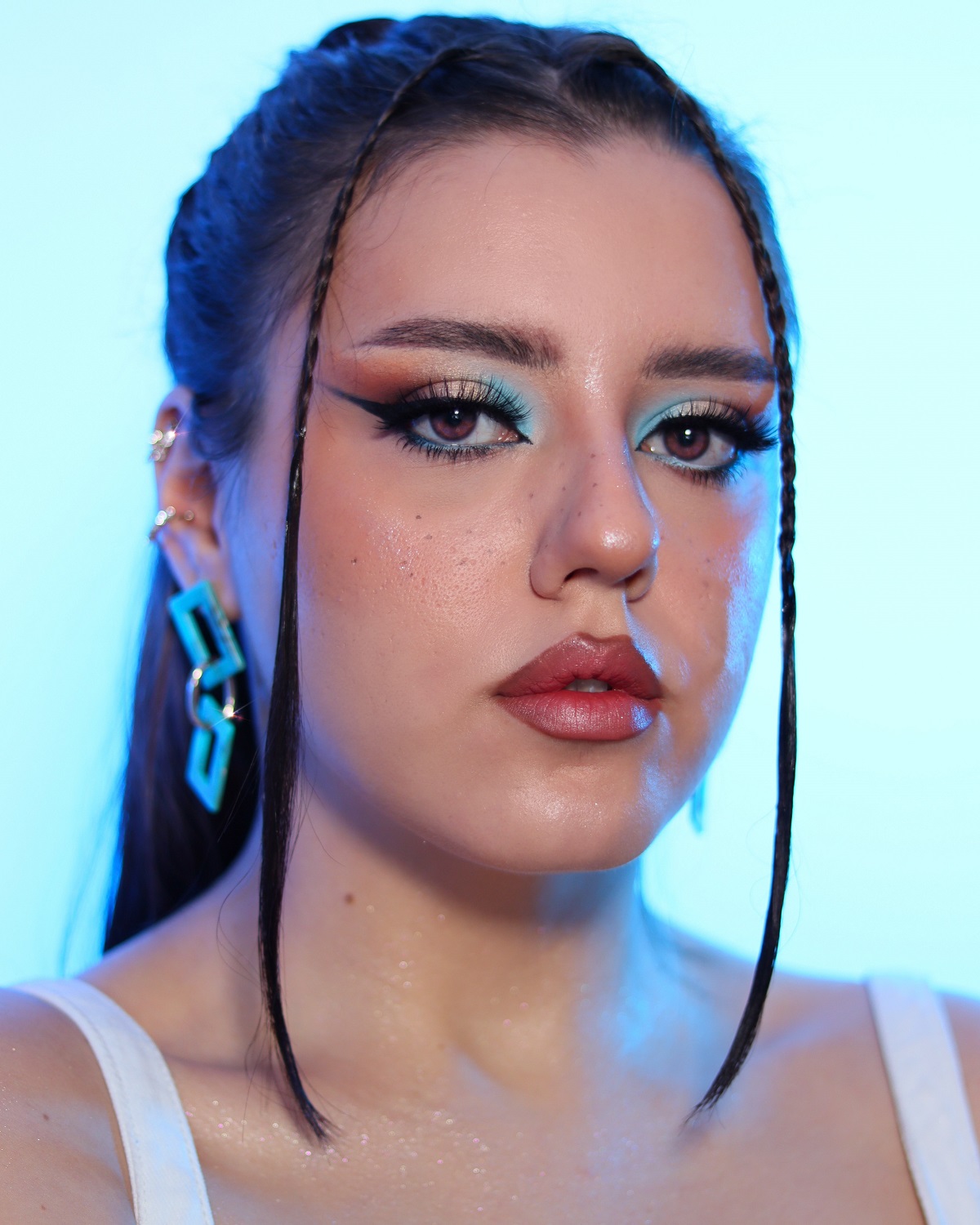 Cum alegem creionul potrivit pentru sprâncenele noastre