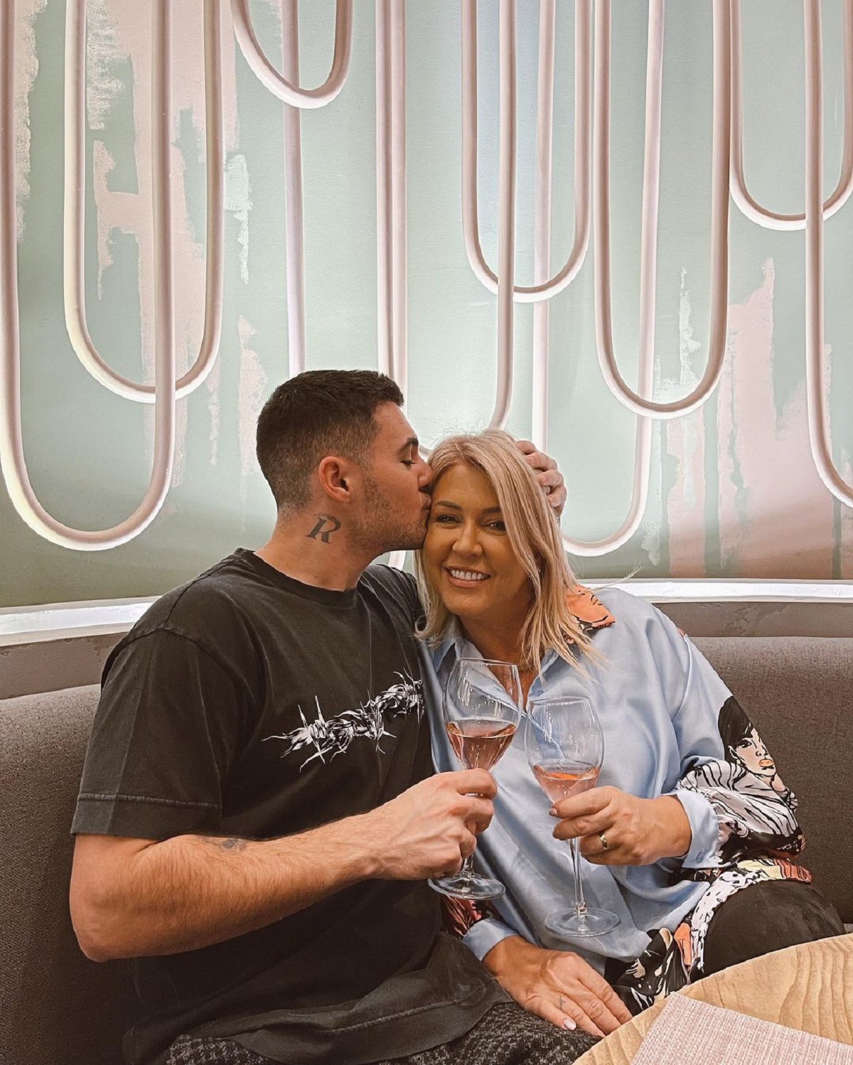 Mario Fresh și mama lui, Claudia