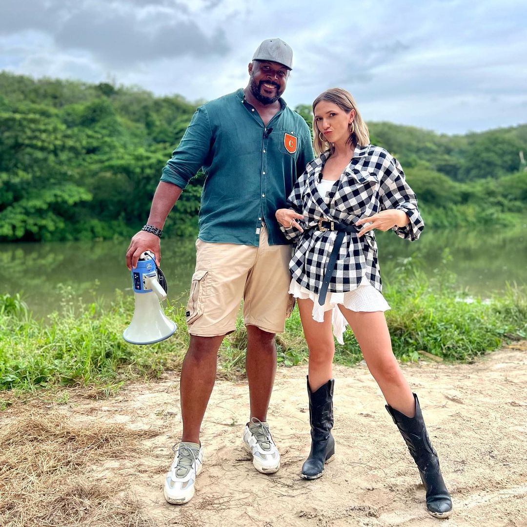 Se mai întoarce Adela Popescu la Vorbește Lumea