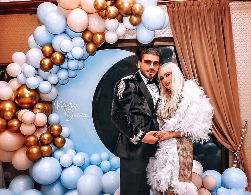 Anda Adam și Joseph trăiesc o dragoste cu năbădăi