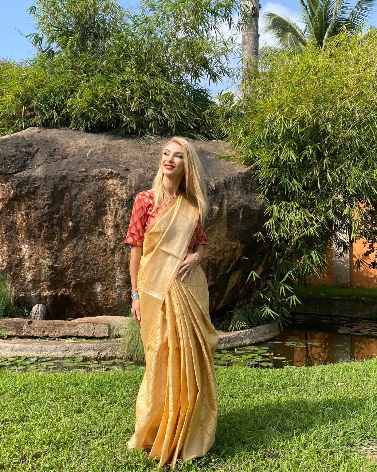 Experiența uimitoare trăită de Andreea Balan în India. Localnicii au stat la coadă să facă cu poze cu ea: „Au fost socați”. Cum s-a schimbat viața ei după întâlnirea cu Sadhguru VIDEO EXCLUSIV