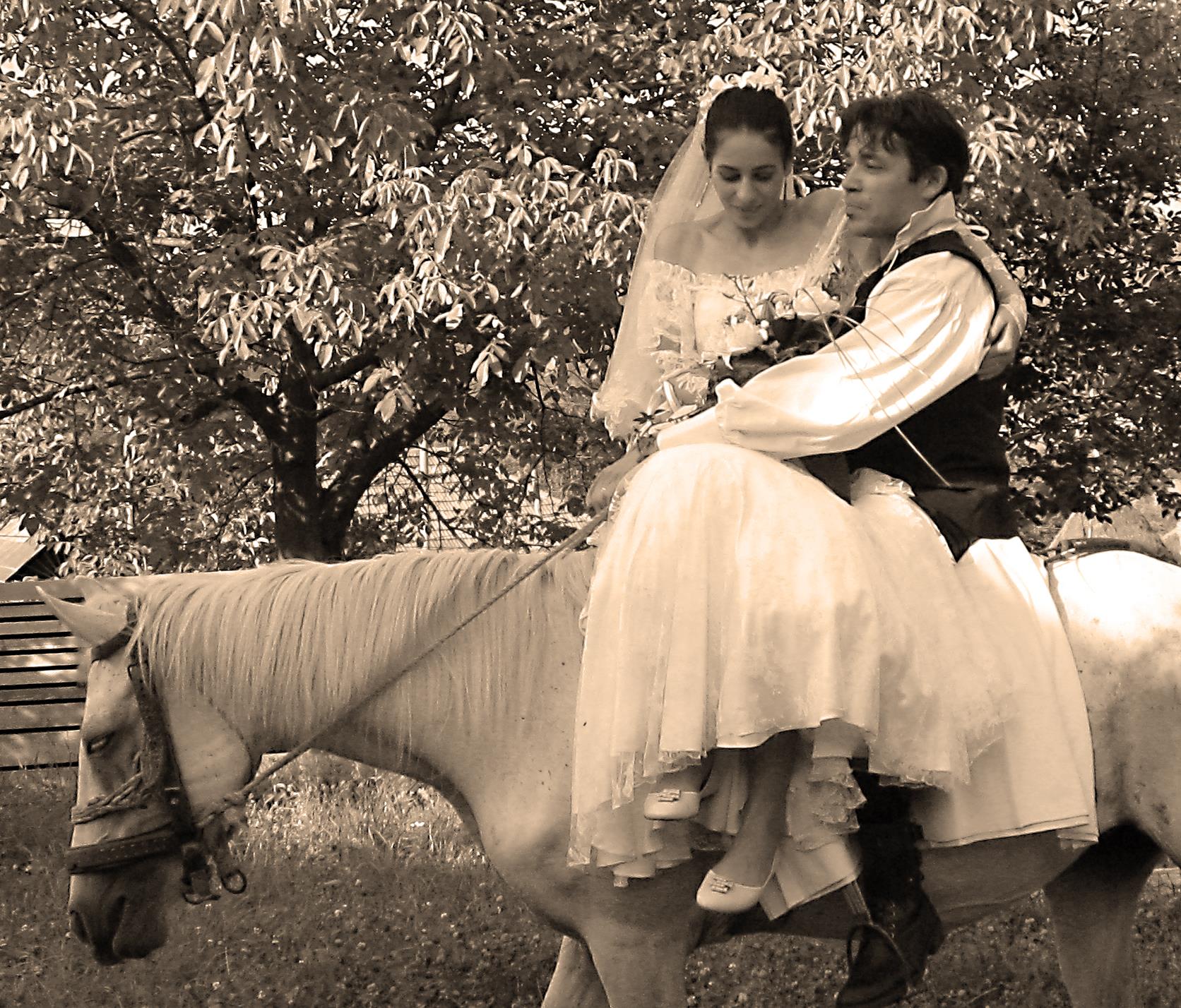 Cristi Iacob știe cum să mențină focul pasiunii în căsnicie (2)