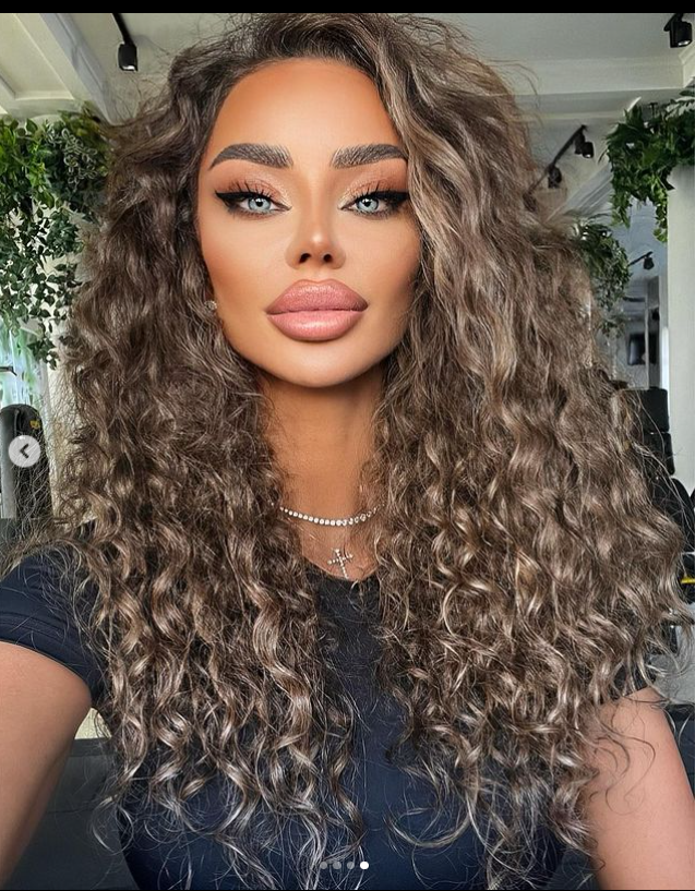 Cum arată, de fapt, părul Biancăi Drăgușanu