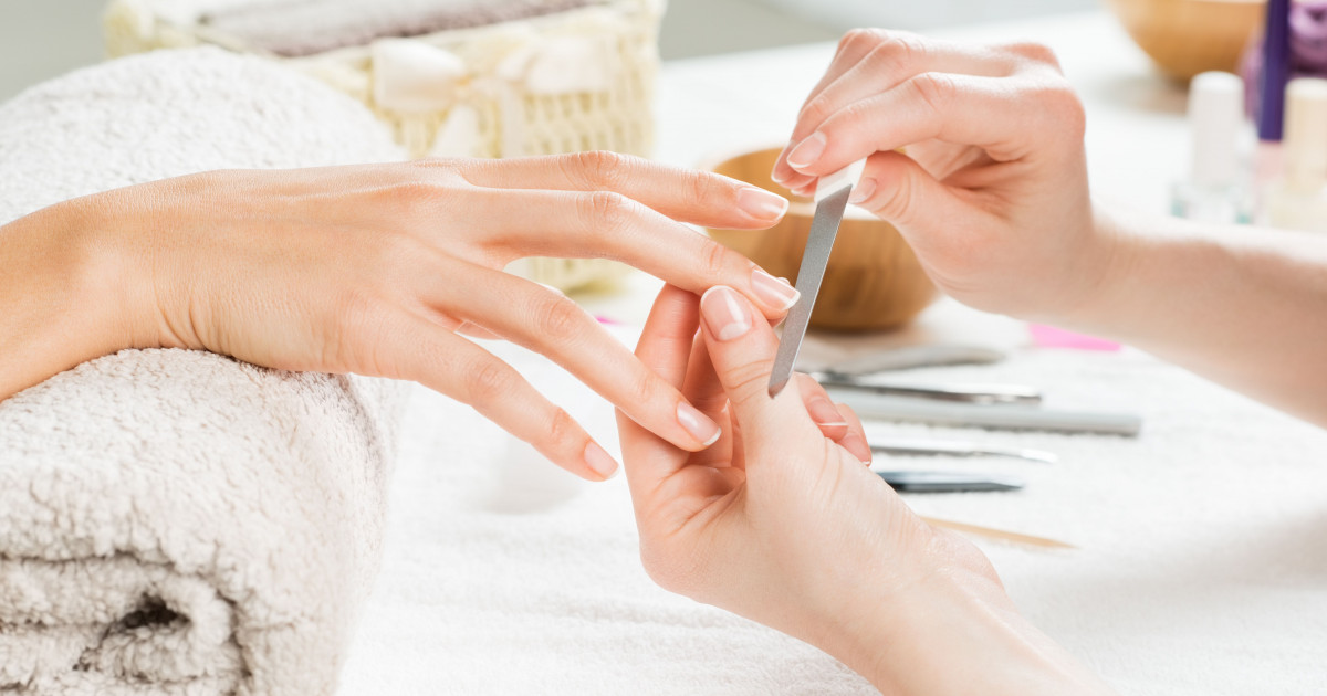 Cum poți deveni manichiuristă