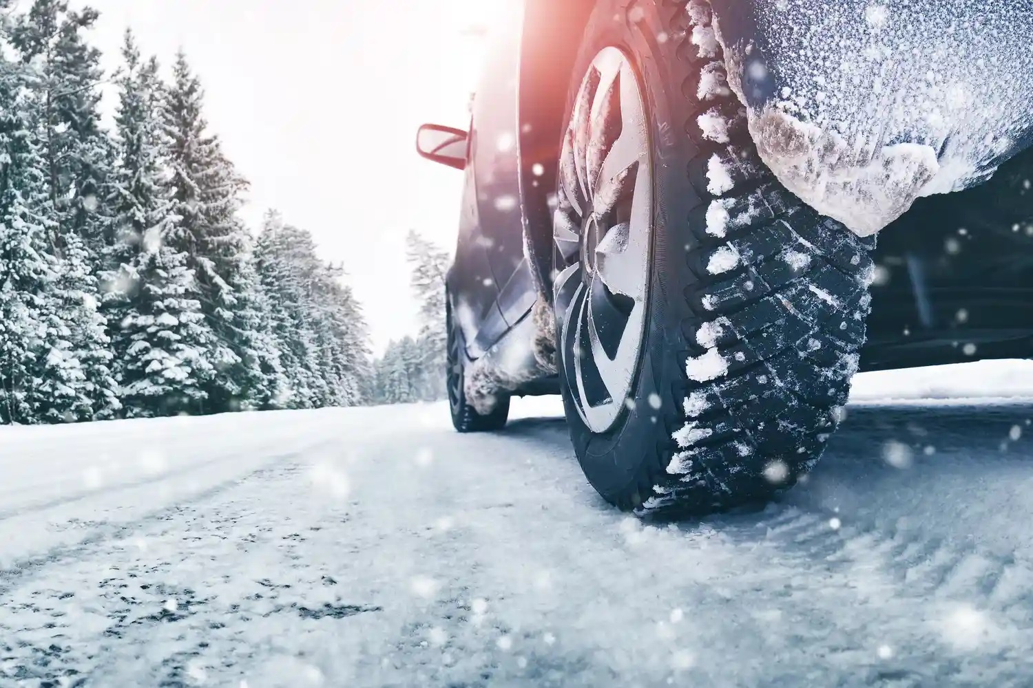 Greșeala uriașă pe care nu trebuie să o faci când conduci pe zăpadă