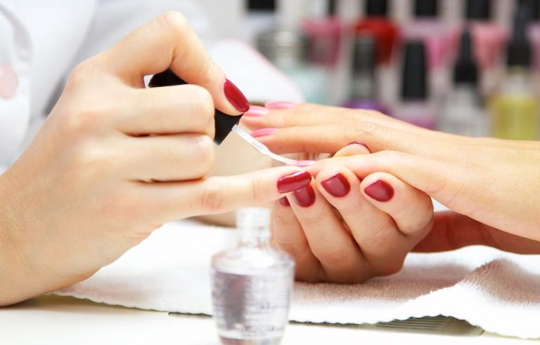 Manichiura care va face furori în 2023. Te vei îndrăgosti de acest stil