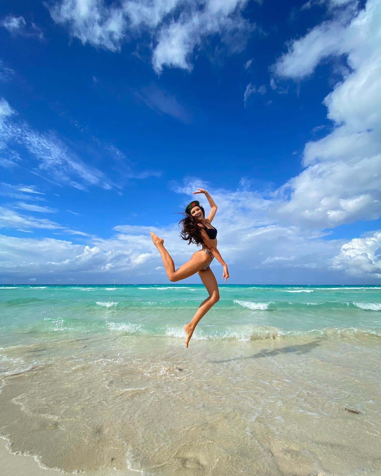 Oana Zara și Bogdan Medvedi și-au început anul în Cuba