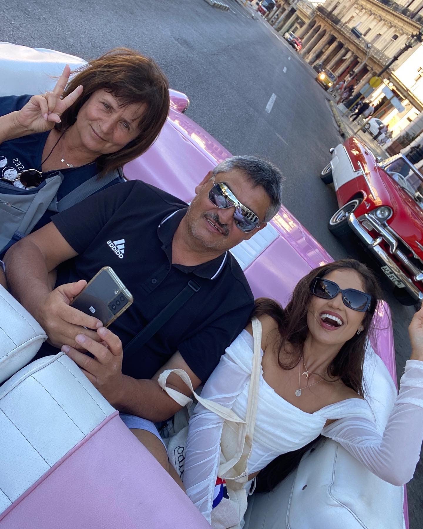 Oana Zara și Bogdan Medvedi și-au început anul în Cuba