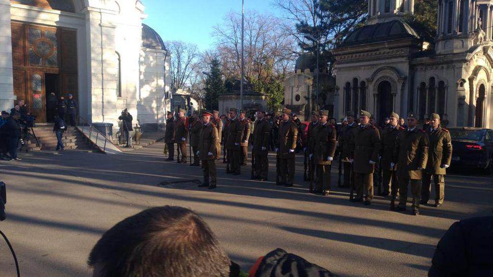 Obiectul care a fost așezat pe sicriul lui Mitică Popescu