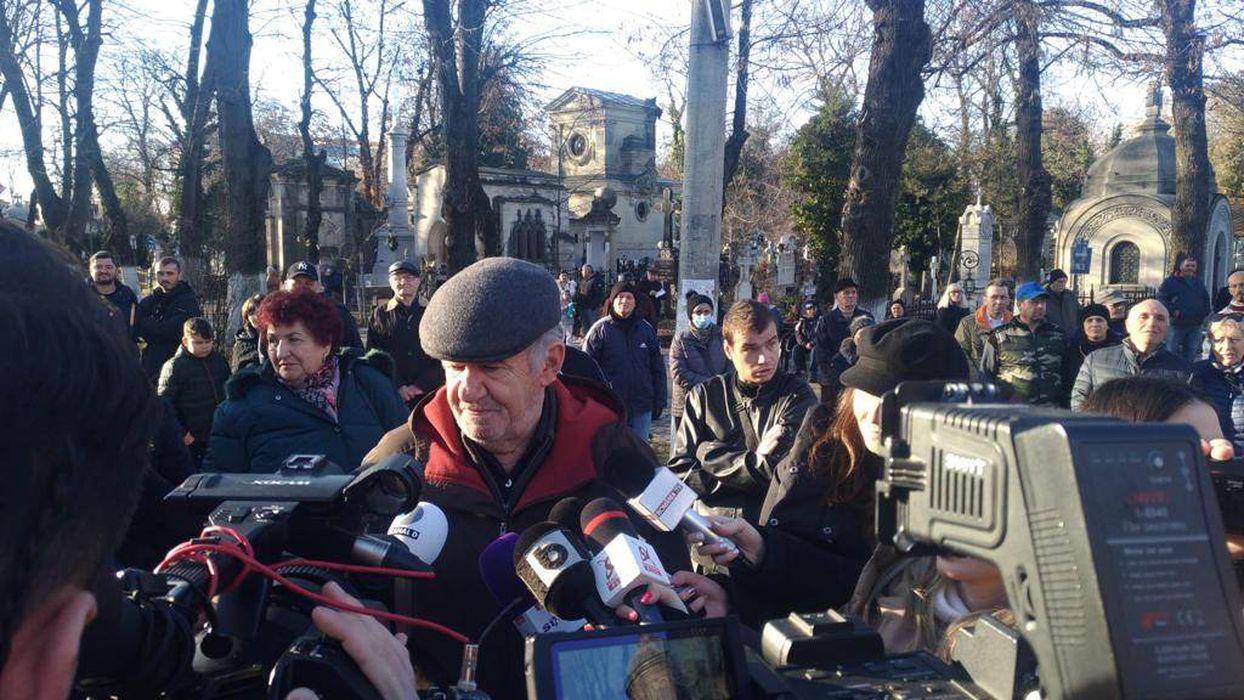 Obiectul care a fost așezat pe sicriul lui Mitică Popescu