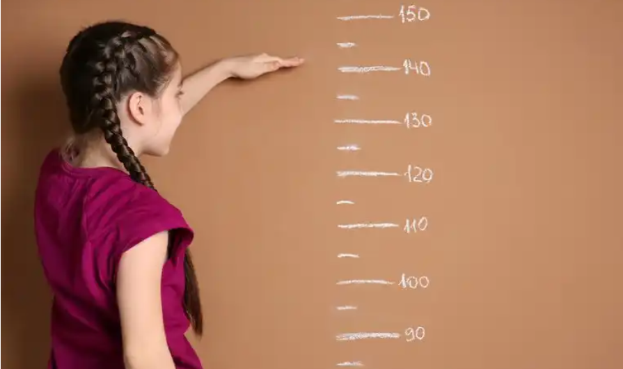 Până la ce vârstă cresc fetele