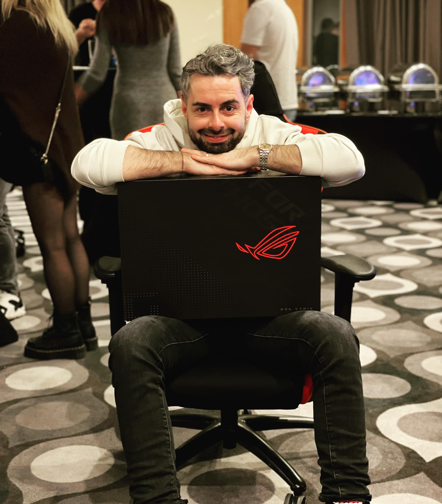 Radu Bucălae între stand-up comedy și influencereală