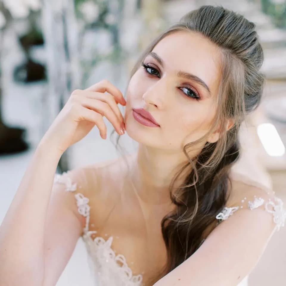Tendințe în machiajul de mireasă pentru 2023