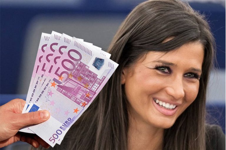 Unde s-a angajat Elena Băsescu chiar la început de an. Nimeni nu se aștepta să aleagă un astfel de job