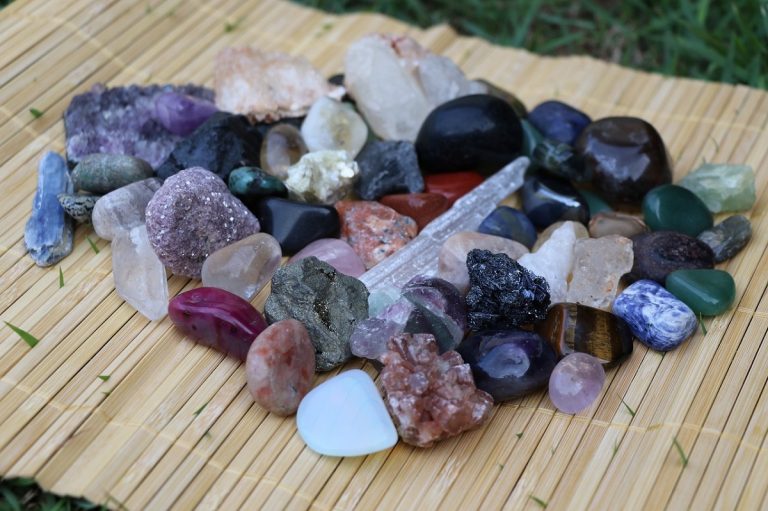 Cristale puternice care atrag banii. Pietre care îți aduc bunăstarea în viață în 2023