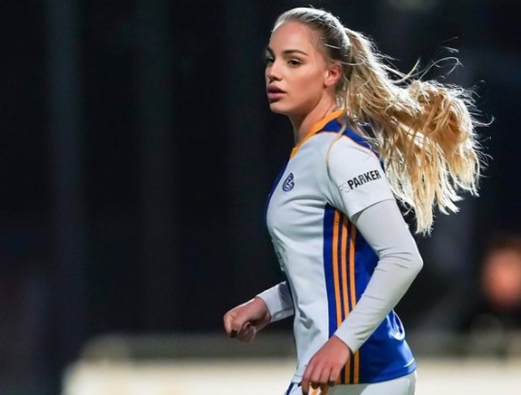 Cine este Ana Maria Markovic, tânăra supranumită cea mai frumoasă fotbalistă din lume
