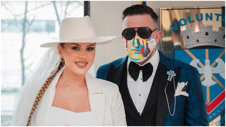 Cum arată soțul lui Emily Burghelea, de fapt. Bărbatul a fost surprins în sfârșit fără mască și ochelari