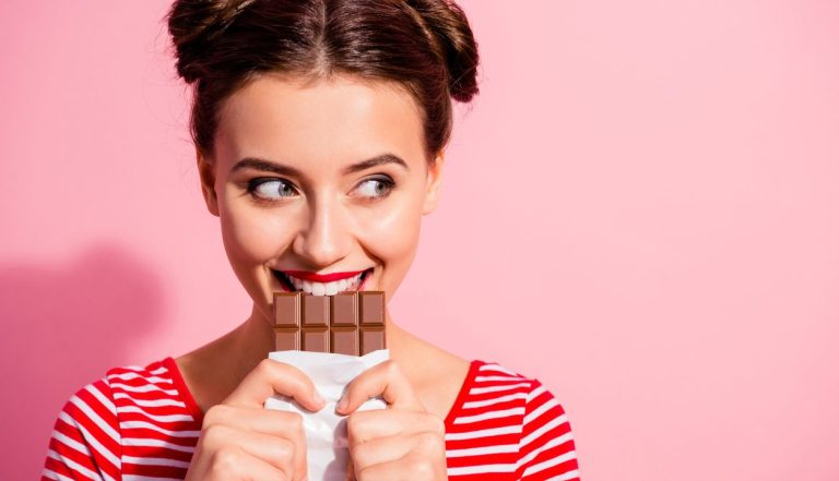 Când poți să mănânci desert fără să te îngrași. Un celebru nutriționist spune clar când nu e recomandat să consumăm dulciuri