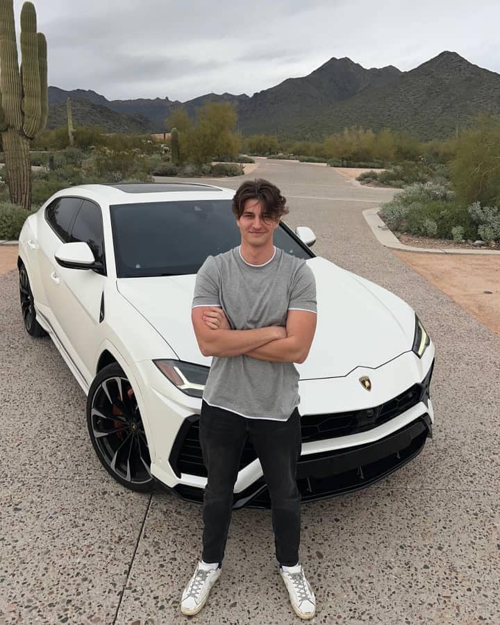 Sebastian Ghiorghiu are 24 de ani