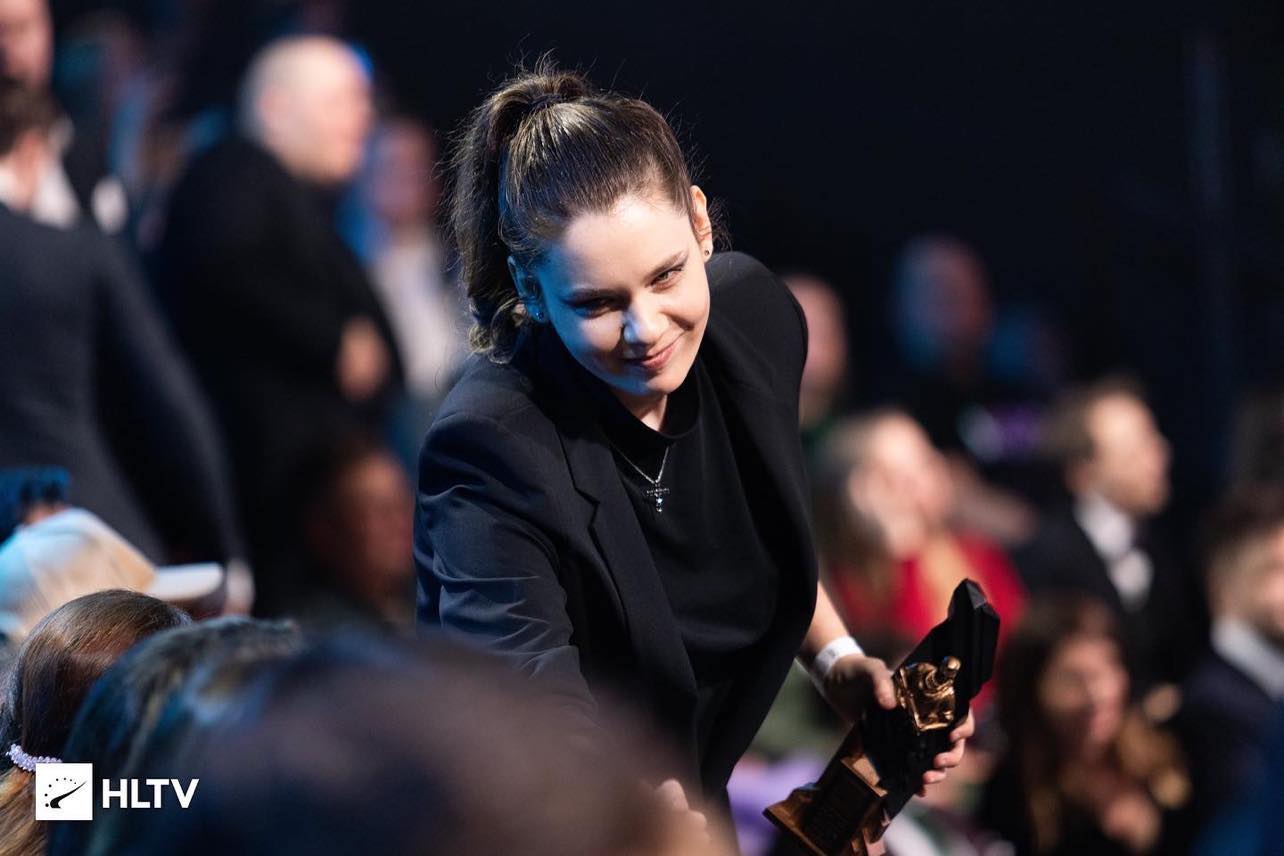 Cum a început pasiunea Anei Dumbravă, cea mai bună jucătoare de Counter Strike din lume, pentru gaming