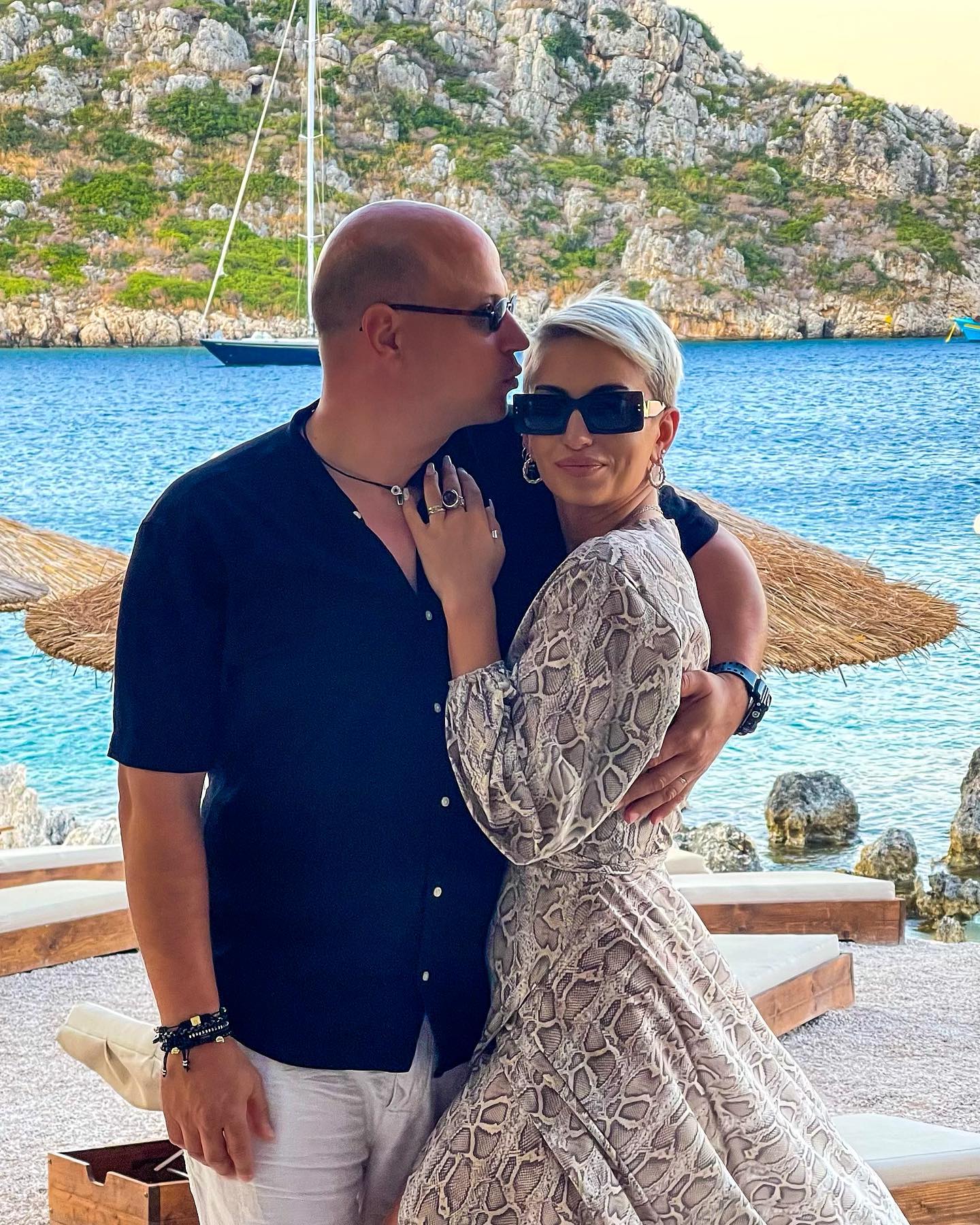 Ce colecție impresionantă are Giulia Anghelescu în garderobă: "Pur și simplu nu mă pot abține". La ce obiecte nu poate renunța VIDEO EXCLUSIV