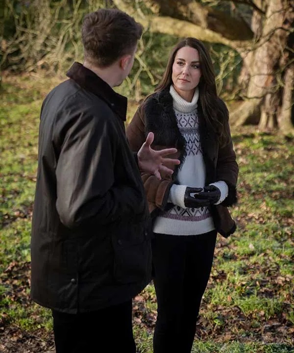 Care este haina pe care Kate Middleton o are în dressing de peste 10 ani?