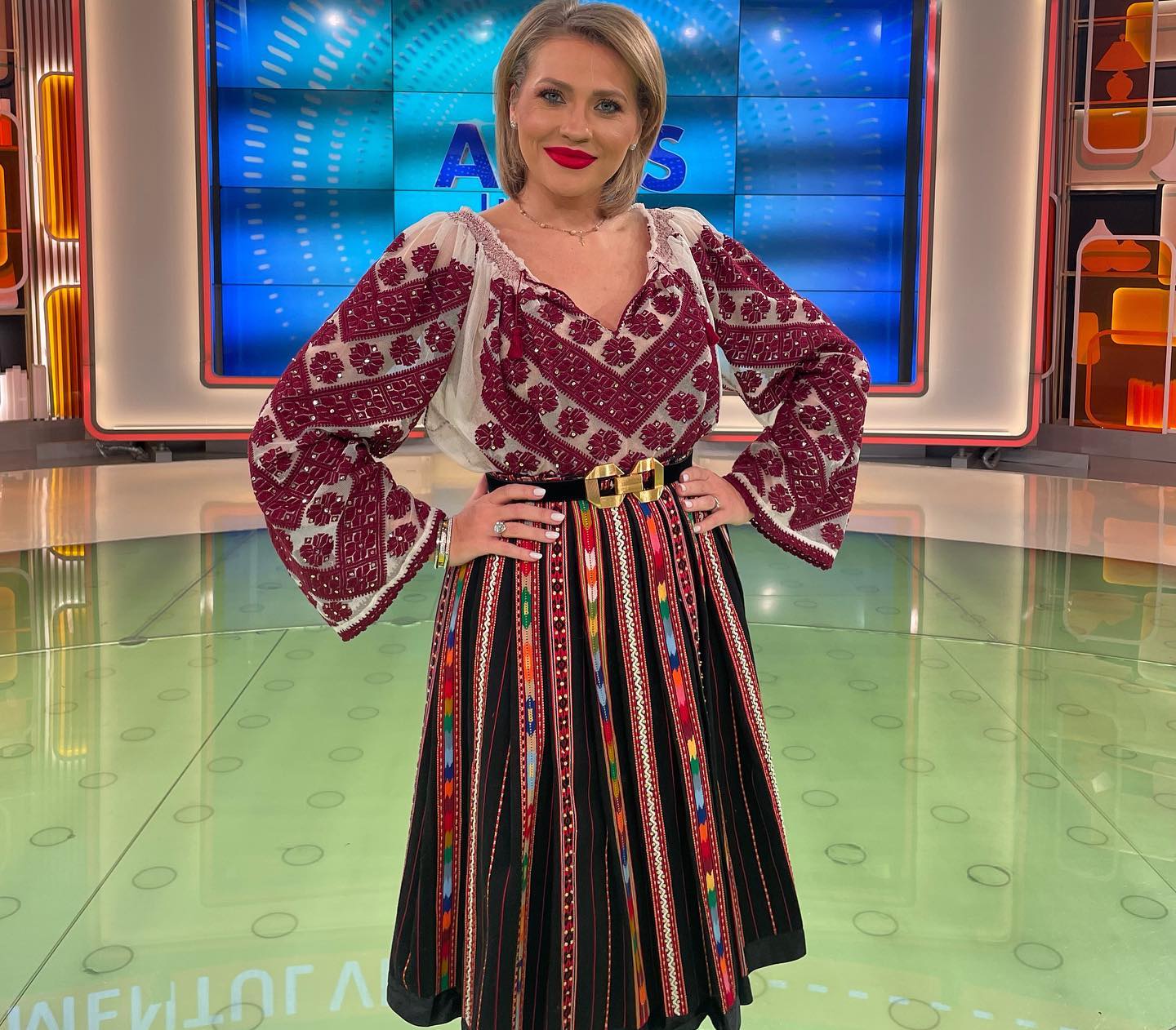 Mirela Vaida are un nou look