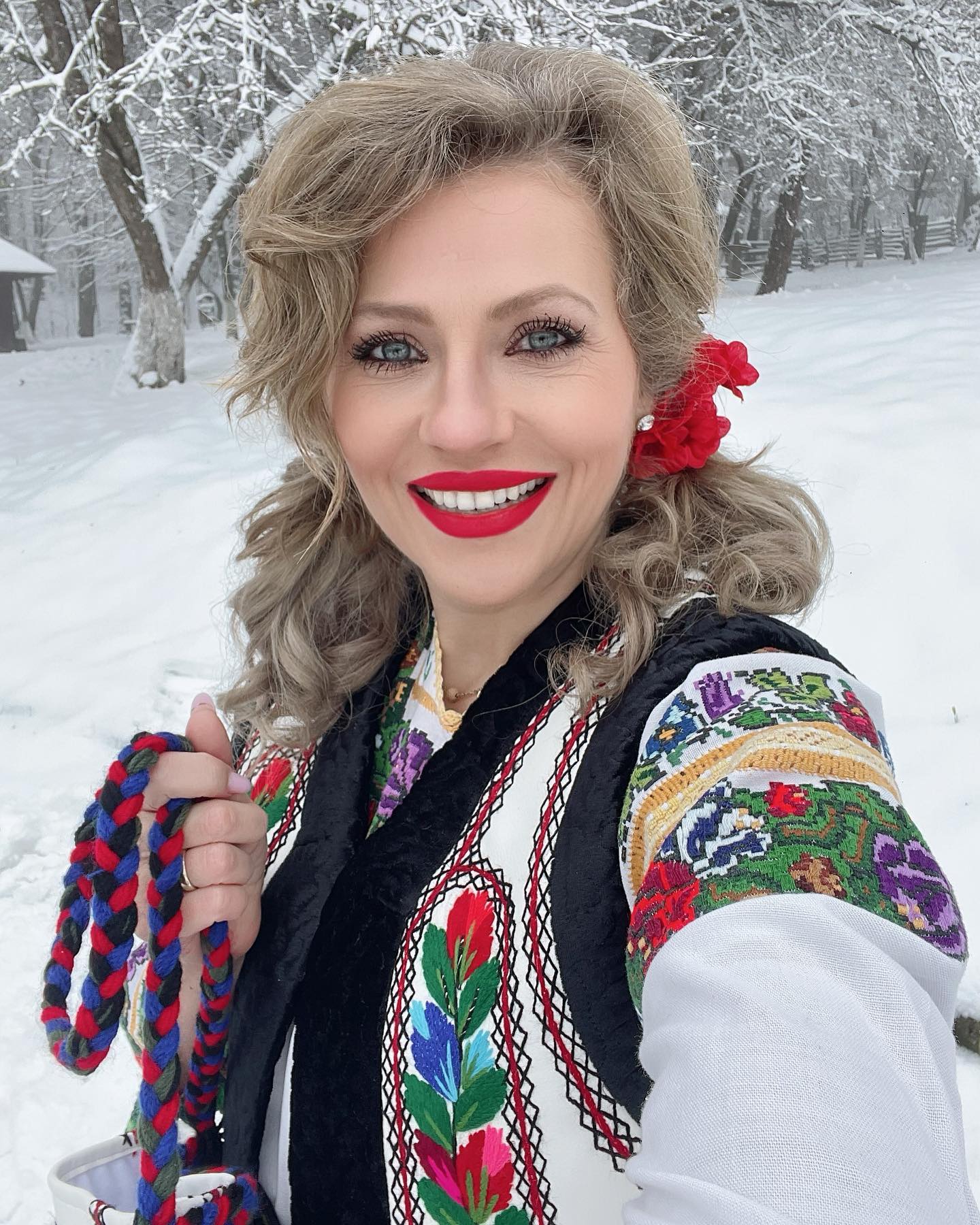 Mirela Vaida are un nou look